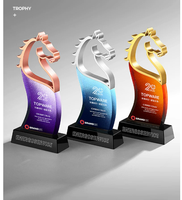 Nouveau Trophée Créatif en Métal et Cristal Année du Cheval 2026 pour Réunion Annuelle d'Entreprise, Plaque de Récompense pour Employés, Souvenir