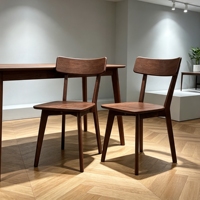Chaise de salle à manger en bois de caoutchouc massif avec assise en bois massif, dossier incurvé et pieds coniques – Vente en gros par conteneur, fournisseur en vrac