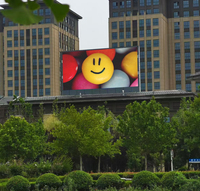 Grand écran LED publicitaire fixe extérieur P4 haute résolution, étanche IP65, HDR10+, lisible en plein soleil, signalétique numérique