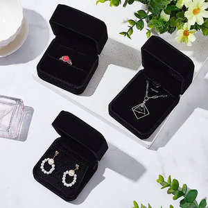 Scatola per Gioielli in Plastica Vellutata con Logo Personalizzato in Rilievo per Bracciali, Anelli e Collane - Product Image 2