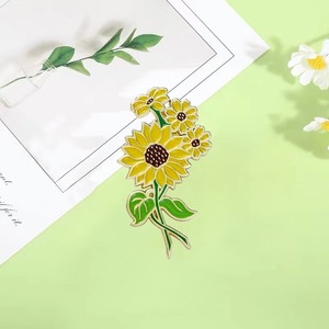 Épingles en émail en gros, tournesols et <span class=keywords><strong>iris</strong></span>, bouquet personnalisé, épingles pour sac, vêtements, revers, badge, bijoux végétaux, cadeau pour amoureuse, petite amie - Product Image 6