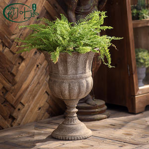 Maceta de hierro estilo retro europeo, con patas altas, estilo trofeo, jarrón decorativo para exteriores, para plantar en el hogar y el jardín. - Product Image 5