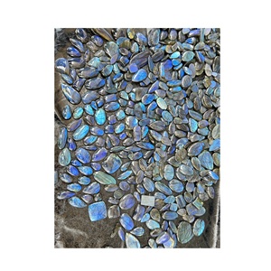 Cabochon de pierres précieuses en vrac de Labradorite naturelle pour la fabrication de bijoux en pierre naturelle pour l'exportation - Product Image 1