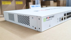 Firewall Gestito Fortinet FG-100F-BDL-950 con 36 Porte e 950 Mbps, Garanzia di 1 Anno - Product Image 2