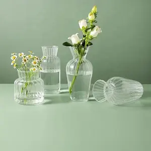 Decorazione della tavola piccolo vaso di fiori In vetro singolo nordico riciclato Set Mini vasi di gemme di vetro a coste sfusi per fiori