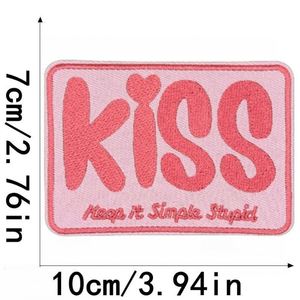 Parche Bordado Termoadhesivo Rosa de Navidad Hollyjolly Howdy Kiss para Decoración de Ropa, Sombreros y Bolsos - Product Image 6