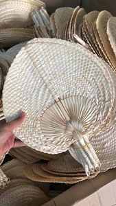 Cadeaux de mariage et de fête, éventails à main faits à la main en feuille de palmier et bambou, éventails naturels en bambou, éventails à main en feuille de palmier - Product Image 3