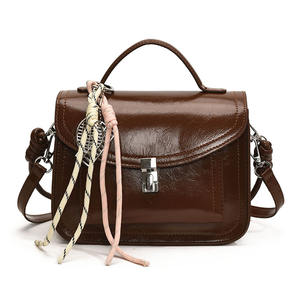 2025 nouveau sac à main de créateur de luxe pour femmes rétro fermeture éclair dames sac à bandoulière en cuir PU chaînes avec pendentif Sac - Product Image 2