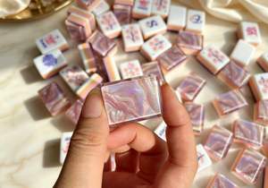 Fichas de Mahjong Americanas de Lujo Plegables de Acrílico Iridiscente, Regalo Premium para Fiestas y Reuniones, en Stock - Product Image 1