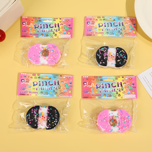 Juguetes Blandos de Plástico con Forma de Comida Realista, Juguetes Antiestrés Súper Suaves de Donut y Pata de Gato para Niños Unisex - Product Image 1