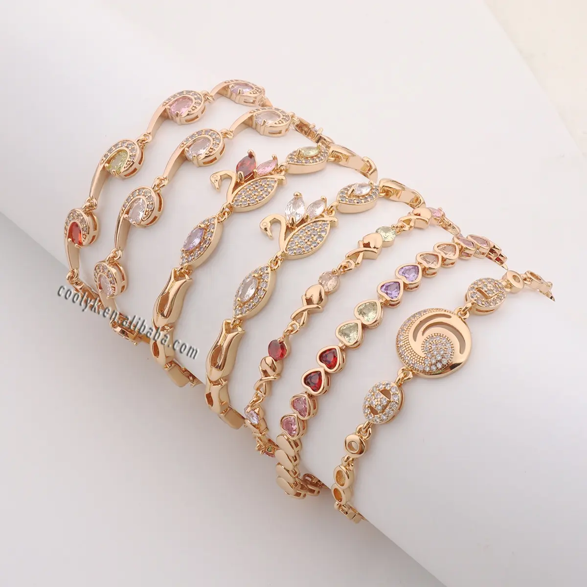 Crystal Cz Hand Link Chain Armbanden 18K Vergulde Ketting Twisted Ontwerp Bangle Braslet Gouden Sieraden Armband Voor Vrouwen