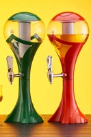 Distributeur de bière et de jus portable en plastique rouge de 1,5 L avec tube à glace LED World Barrel