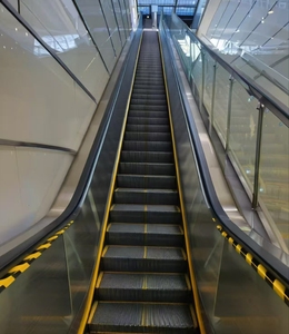FUJ* VERTICALHigh Quality China <strong>Escalator</strong> Supermarch&eacute; Elevators <strong>Escalators</strong> - Product Image 1
