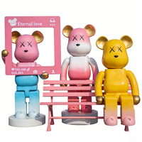 Statue d'ours anime géométrique en résine polie à la main, dégradé de couleurs, détails des yeux en forme de X, taille/couleur personnalisables
