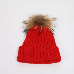 Chapeau tricoté d'hiver pour femmes de 10cm avec <span class=keywords><strong>bonnet</strong></span> <span class=keywords><strong>pompon</strong></span> en fausse fourrure de raton laveur <span class=keywords><strong>amovible</strong></span> - Product Image 3