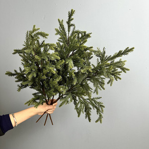 กิ่งไม้ประดิษฐ์สีเขียวยาว 55 ซม. แบบสัมผัสเหมือนจริง ขายส่ง กิ่งต้นไม้ปลอม กิ่งสนนอร์ฟอล์กประดิษฐ์ สำหรับตกแต่งพวงหรีดคริสต์มาส - Product Image 1