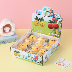 Juguete antiestrés de loquat rojo viral, muñeco de fruta creativo, adornos de muñecos, venta al por mayor, artefacto de descompresión para oficina - Product Image 4
