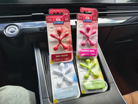 Diffuseur d'air de voiture de luxe Dr. Marcus avec clip de ventilation et éclairage d'ambiance, en plastique