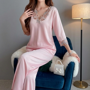 <span class=keywords><strong>Pigiama</strong></span> Estivo da Donna in Raso Sottile con Scollo a V, Maniche Corte, Vita Elastica, Asciugatura Rapida, Morbido, con <span class=keywords><strong>Pizzo</strong></span>, Vestibilità Ampia, Vendita all'Ingrosso - Product Image 1