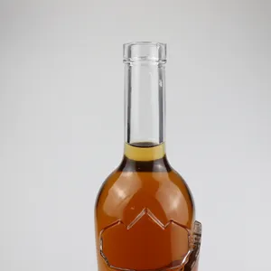 Venta al por mayor 500ml 750ml vacío en forma de botella de vino de cristal 200ml botella de vino de 500ml de licor espíritu botella de alcohol botella de vidrio con corcho