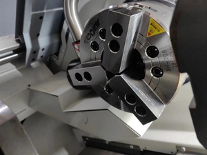 Tour automatique HT5 - Centre de tournage horizontal à banc incliné robuste avec système Fanuc 3 axes haute précision - Product Image 3
