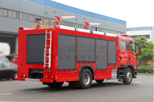 Le nouveau camion de pompiers 4x4 à poudre sèche de taille moyenne, d'une capacité de charge de 4 tonnes, est utilisé pour les opérations de lutte contre les incendies. - Product Image 4