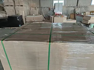 カスタマイズ可能な厚さ (1220x2440x1 5/20/30mm) のBohao高品質およびAB/AAグレードのレッドオーク材ボード工場販売