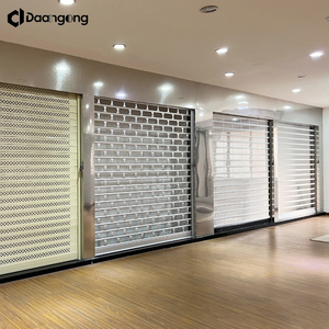 Grilles <span class=keywords><strong>de</strong></span> <span class=keywords><strong>sécurité</strong></span> rétractables <span class=keywords><strong>pour</strong></span> portes commerciales, protection après heures d'ouverture - Product Image 2