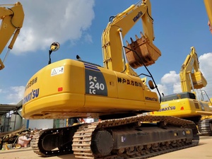 Excavatrice d'occasion Komatsu PC240LC-8 en excellent état, 24 tonnes, haute qualité, modèle 2023, capacité de la benne de 1,2 m, moteur puissant - Product Image 3