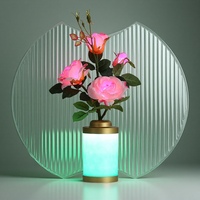 Lampe de chevet électrique USB de style INS moderne Vase à fleurs en rose personnalisé Ornements en matériau ABS pour table de chambre à coucher de bar moderne