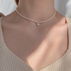 Collares de Perlas de Arroz Vintage de Lujo Personalizados con Cadena de Circonitas y Letra Inicial, Joyería con Colgante de Nombre - Product Image 2