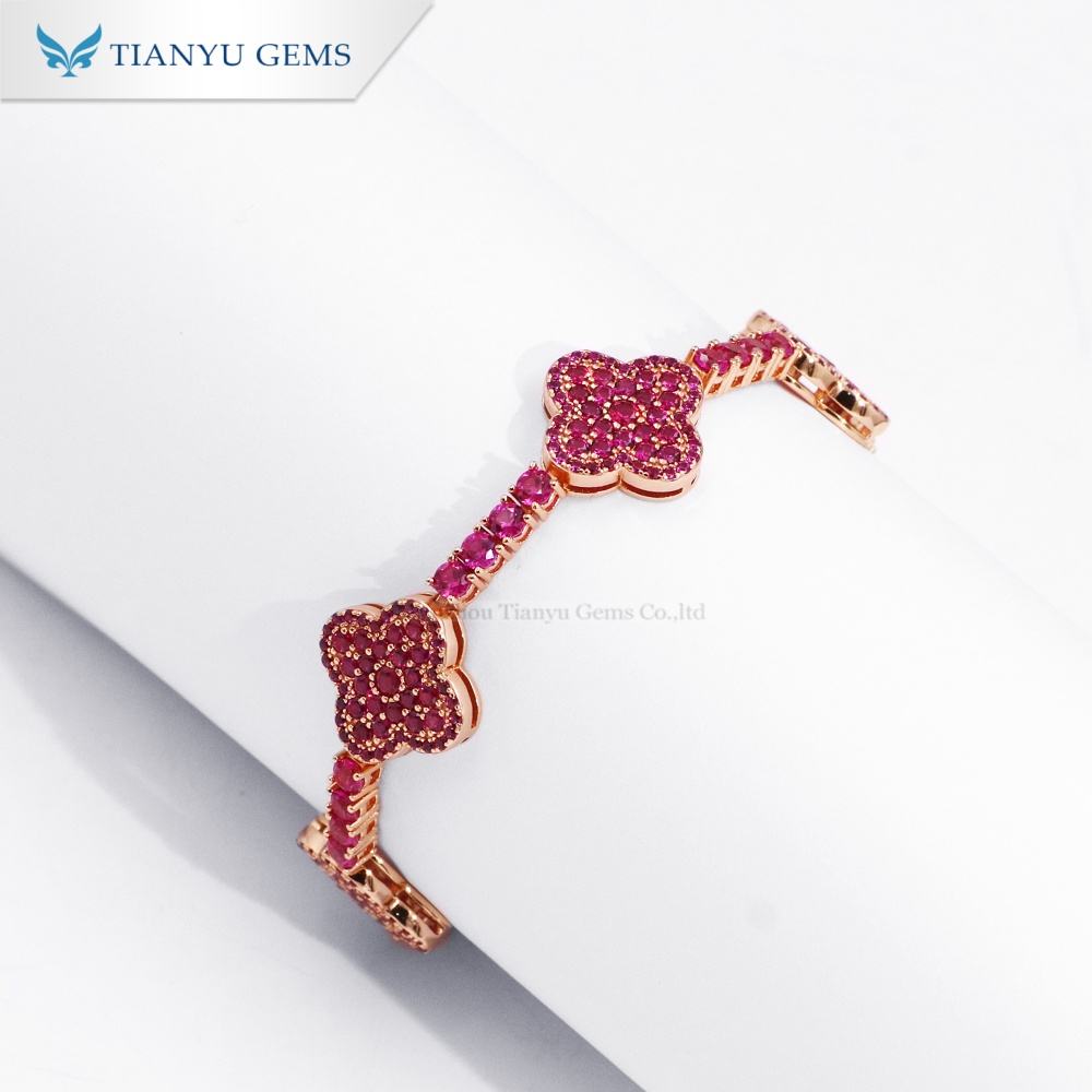 สร้อยข้อมือเพชรโมอิสสีแดง