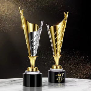 Trophée en cristal <span class=keywords><strong>personnalisé</strong></span>, cadeau souvenir, trophée en cristal étoile avec étoile en métal - Product Image 2
