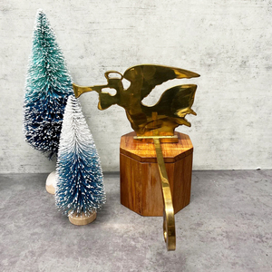 Soporte para Calcetines Navideños de Metal con Acabado Dorado 2025 - Product Image 2