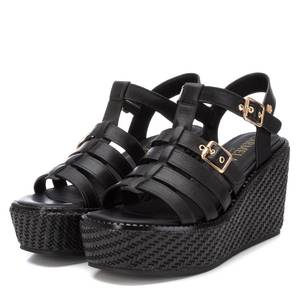 Sandalias de Plataforma Carmela Donna con Tiras de Cuero Negro y Hebillas Doradas, Zapatos de Mujer - Product Image 4