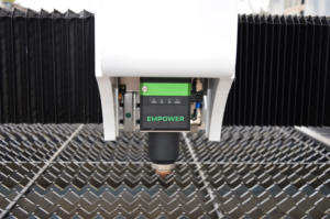 Macchina da Taglio Laser in Fibra CNC per Metallo, Facile da Usare, Modello 1325 3015, Sconto del 29% - Product Image 5