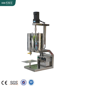 Remplisseur de rouge à lèvres Henwi avec réservoir de chauffage et d'agitation pour les produits de crème de brillant à lèvres de baume à lèvres à coulée chaude dans la production cosmétique. - Product Image 1