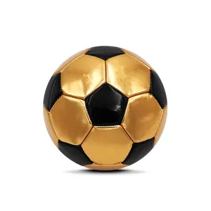 Barato Por Atacado Brilhante Dourado Suave Mini Bola de Futebol, Pequenos Brindes PVC Espuma De Futebol Para Crianças