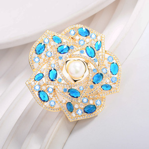 Nuevo Broche de Lujo para Mujer, Diseño Hueco de <span class=keywords><strong>Camelia</strong></span>, Chapado en Oro, Elegante y Sofisticado, con Circonita, para Vestidos de Novia - Product Image 2
