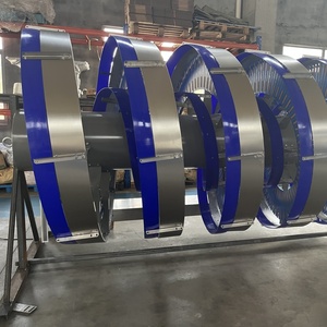 Convoyeur en spirale motorisé vers le haut et vers le bas dans les deux sens pour transporter le matériel de boîtes Max 40kgs avec des plaques de chaîne de 600mm - Product Image 2