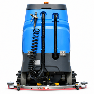 Grande autolaveuse électrique rotative pour usage routier, avec aspiration, pour le nettoyage et le balayage des sols, modèle autoporté - Product Image 4