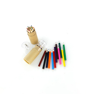Mini lápices de colores de medio tamaño, empaquetados en barril de bañera de papel con afilador - Product Image 1