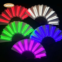 Éventail lumineux pliable YACHEN, accessoire lumineux pour rave, alimenté par piles, éventails LED pour Halloween, cosplay, festivals et fêtes.