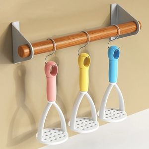 Petit presse-purée manuel portable pour pommes de terre, ail, fruits et légumes avec poignée - Product Image 3