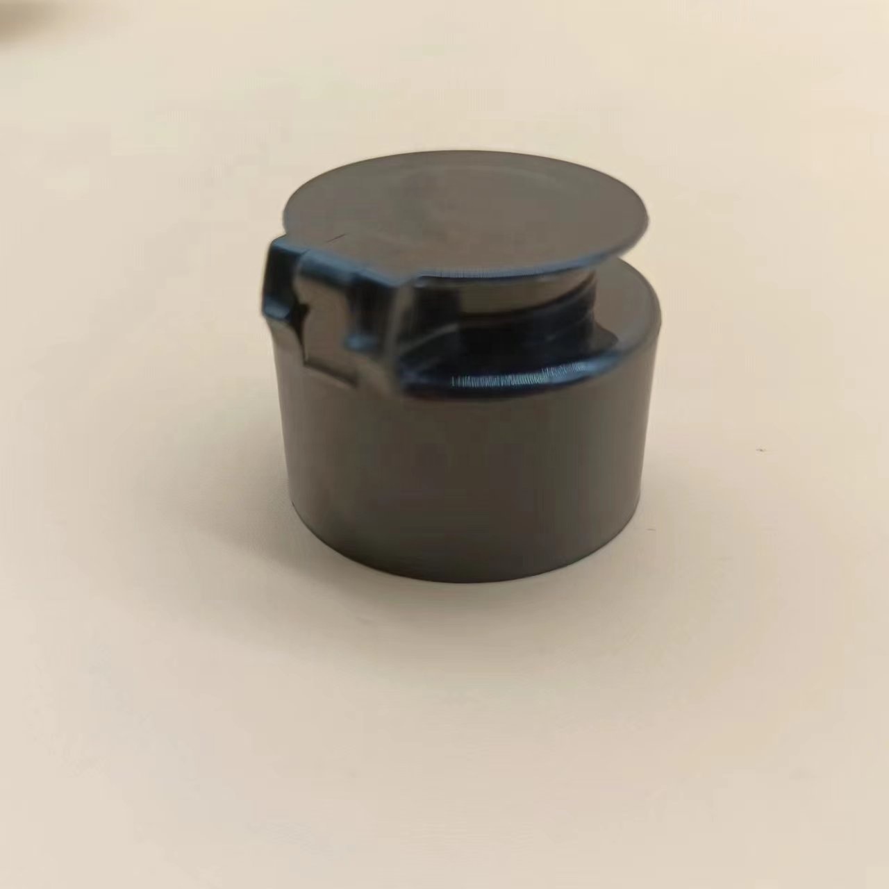 Пользовательские пластиковые крышки для бутылок 24/410 28/410 пластиковые крышки для бутылки шампуня