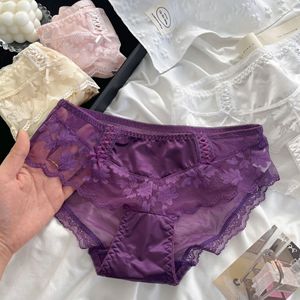 Braguitas de bikini de encaje satinado fino con estampado floral, sexys y de talle bajo para mujer, con lazos cruzados. - Product Image 3
