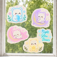 Autocollants personnalisés imperméables en PVC vinyle, motif ours kawaii et lune, pour fenêtre, imprimés UV, électrostatiques, décoratifs pour verre et mur