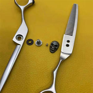 กรรไกรตัดผมซูโจว 440C ขนาด 6 นิ้ว ลายหัวกะโหลก ตัดด้วยเครื่อง CNC สำหรับคนถนัดขวา พร้อมรับผลิตแบรนด์ส่วนตัว - Product Image 4