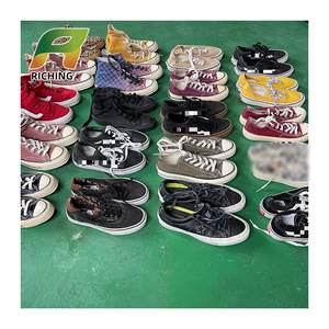 Bales de vêtements d'occasion sélectionnées, chaussures de sport de marque usagées - Product Image 3