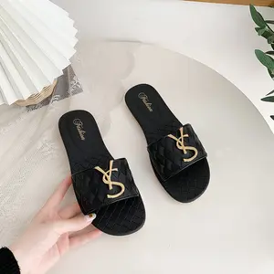 Masculine Wholesale fashion flat ladies slippers For Every Summer